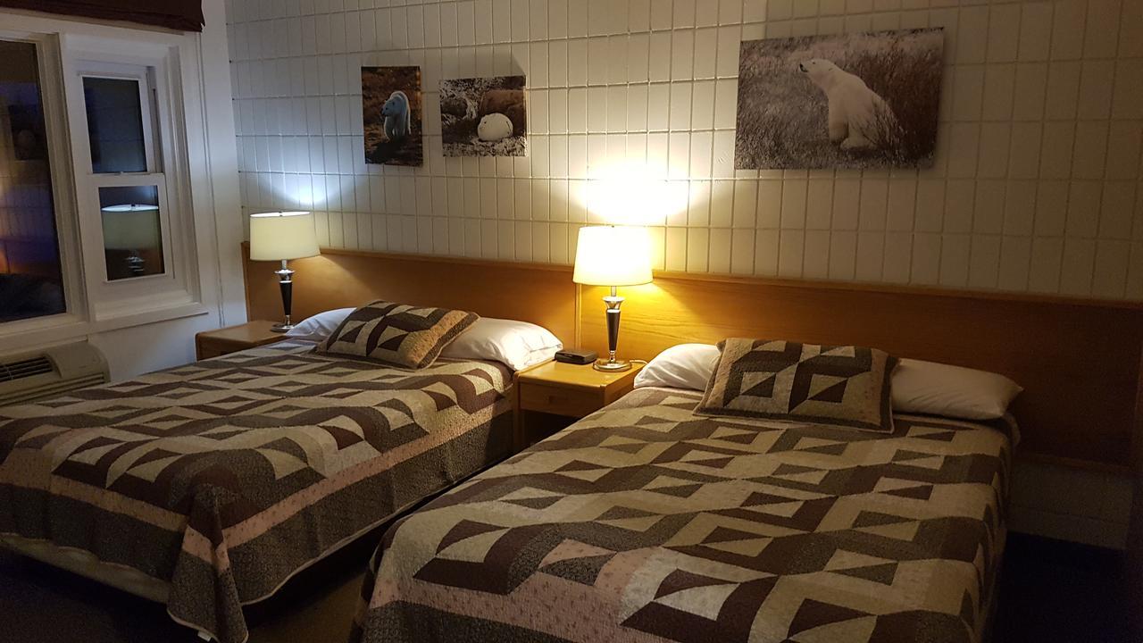 Pinawa Motel Екстериор снимка